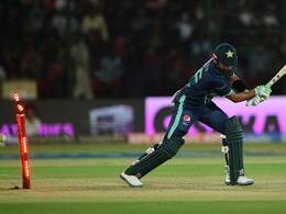 Pakistan vs England - Adil Rashid Bamboozles Babar Azam As Pakistan Captain Is Clean Bowled. Watch