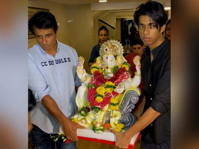 Ganesh Chaturthi 2022: Sonu Sood And Family Bid Adieu To Bappa