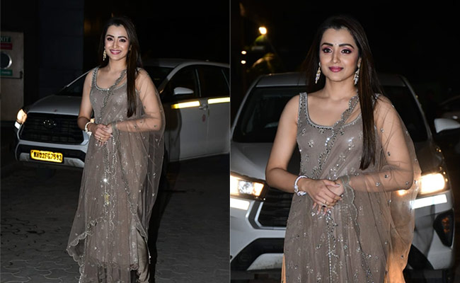 Trisha Krishnan In An Embellished Taupe Toned <i>Salwar Kameez</i> Is Enough To Leave Us Dazzled