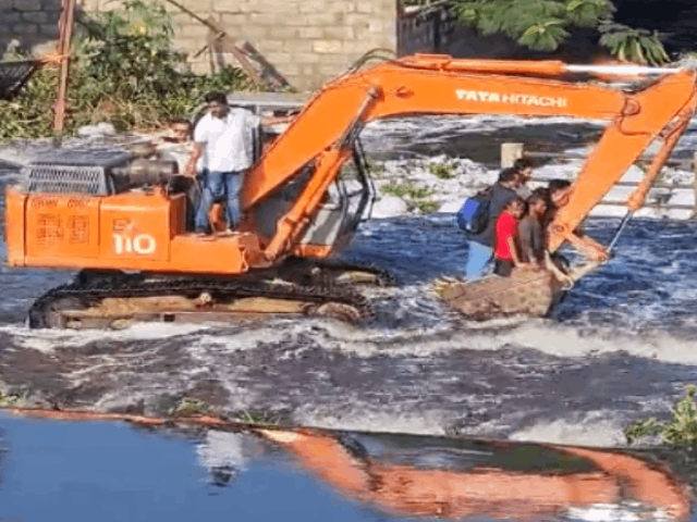 Crane Used To Ferry People In Flooded Bengaluru Gets Anand Mahindra's Approval