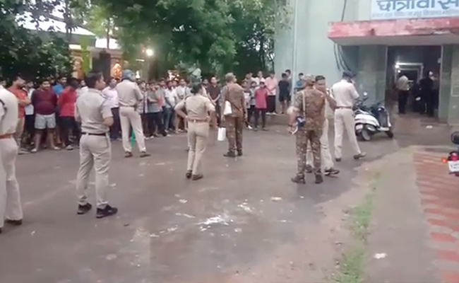 Caught Drinking In Public, Gwalior Medical Students Attack Cop, Break Phone