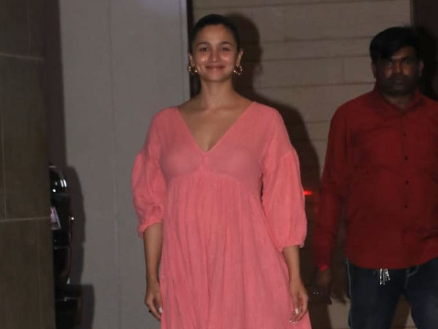 Smile, Pose, Repeat: Mom-To-Be Alia Bhatt's Day Out Summed Up