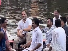 VIDEO : जब भारत जोड़ो यात्रा के दौरान राहुल गांधी बोट चलाते आए नजर VIDEO : जब भारत जोड़ो यात्रा के दौरान राहुल गांधी बोट चलाते आए नजर