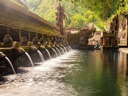 Indonesia की ये 5 जगहें हैं घूमने के लिए बेस्ट, खूबसूरती देख नहीं करेगा वापस आने का मन Indonesia की ये 5 जगहें हैं घूमने के लिए बेस्ट, खूबसूरती देख नहीं करेगा वापस आने का मन