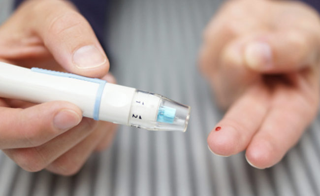 If you suspect nocturnal hypoglycaemia, its important to monitor your blood sugar levels before bed