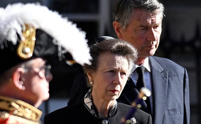 "Fortunate To Share Last 24 Hours...": Princess Anne's Note For Queen