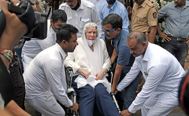 Ratan Tata's Stepmother, In Wheelchair, Attends Cyrus Mistry's Funeral