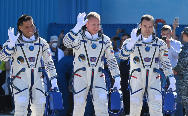 US, Russia Astronatus Set To Go International Space Station Amid Ukraine War