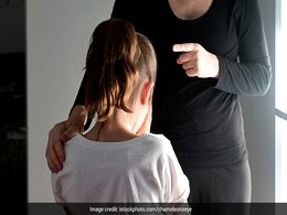 बच्चों को टोकने से पहले मां बाप खुद भी ना करें ये काम, तभी बच्चा मानेगा आपकी बात बच्चों को टोकने से पहले मां बाप खुद भी ना करें ये काम, तभी बच्चा मानेगा आपकी बात