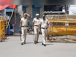 Delhi Police Use AI To Identify Masked Snatcher, Recovers Stolen Phone Delhi Police Use AI To Identify Masked Snatcher, Recovers Stolen Phone