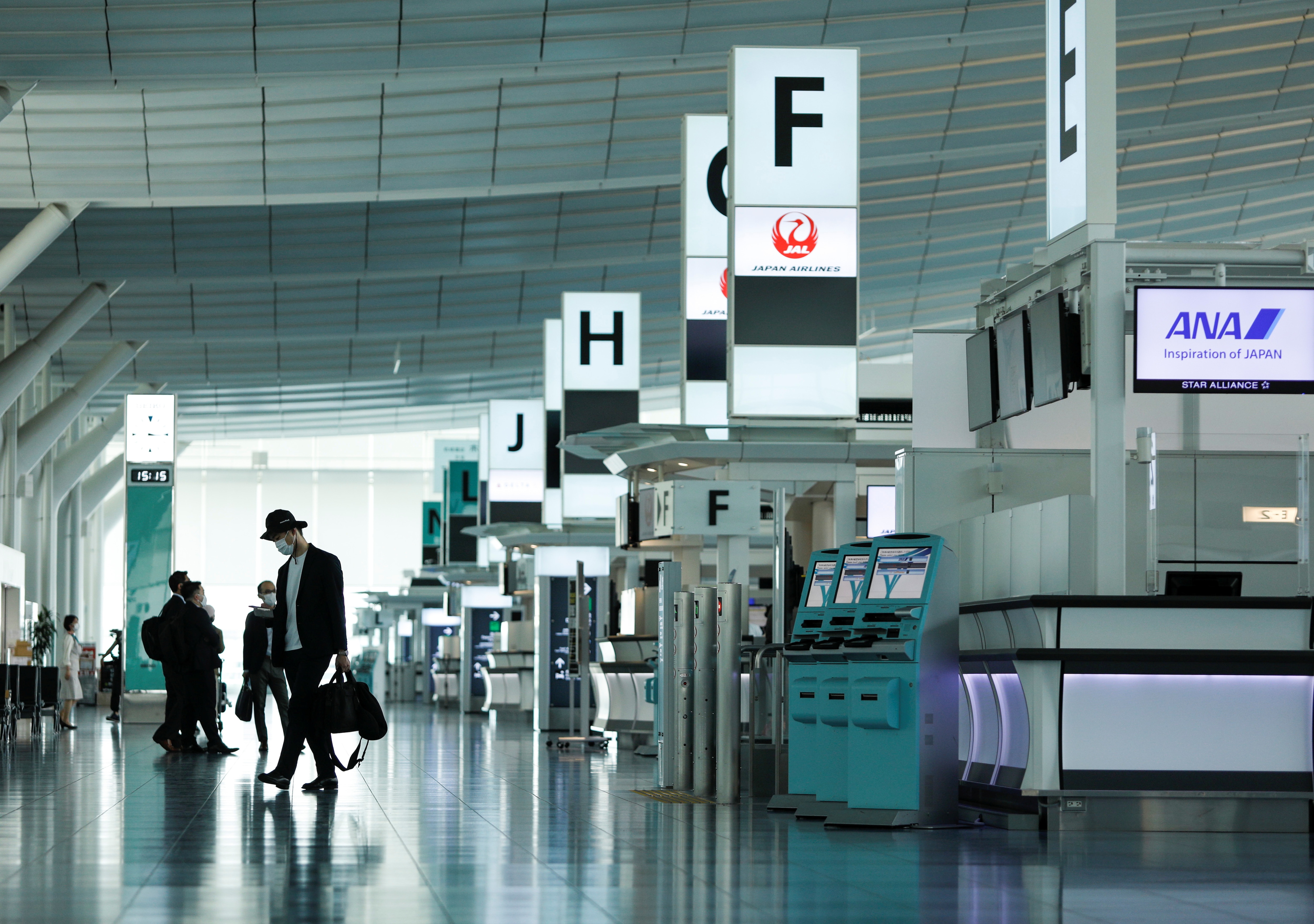 Japan Waives Tourist Visa Requirements As Part Of Border Easing: Report Japan Waives Tourist Visa Requirements As Part Of Border Easing: Report