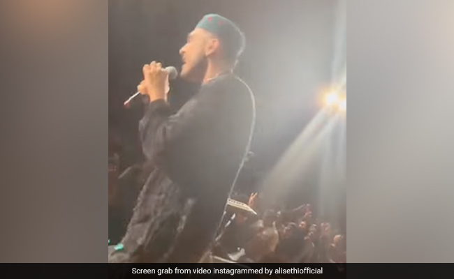 Watch: Ali Sethi Performs Chartbuster '<i>Pasoori</i>' At Alma Mater Harvard