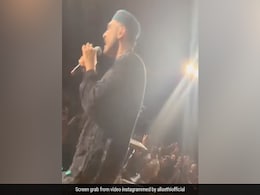 Watch: Ali Sethi Performs Chartbuster '<i>Pasoori</i>' At Alma Mater Harvard Watch: Ali Sethi Performs Chartbuster '<i>Pasoori</i>' At Alma Mater Harvard