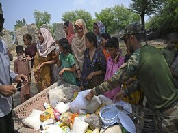 Women Forced To Stay In Flooded Pak Village. Reason: "A Matter Of Honour" Women Forced To Stay In Flooded Pak Village. Reason: "A Matter Of Honour"