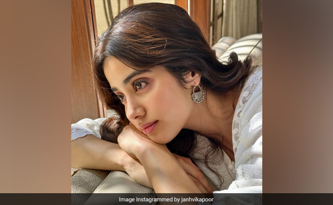 ICYMI: Janhvi Kapoor And Rumoured Boyfriend Orhan Awatramani's Adorable Instagram Exchange