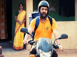 Zwigato Trailer : लोगों को पसंद आ रहा है कपिल शर्मा की फिल्म, रेटिंग के फेर में फंसे डिलीवरी राइडर के रोल में हैं कॉमेडियन Zwigato Trailer : लोगों को पसंद आ रहा है कपिल शर्मा की फिल्म, रेटिंग के फेर में फंसे डिलीवरी राइडर के रोल में हैं कॉमेडियन