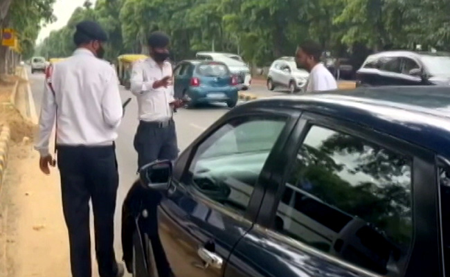 17 Fined In Delhi In Rear Seat Belt Drive, Days After Cyrus Mistry's Death