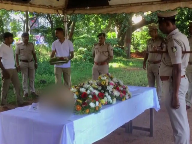 Last Rites Of Karnataka Police Dog, Geetha, Held With Full Honours