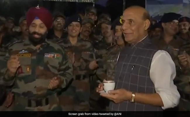 Watch: Soldiers Sing <i>Sandese Aate Hain</i> During Meet With Rajnath Singh
