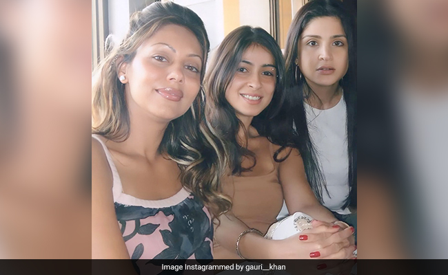 <i>Koffee With Karan 7</i>: How BFFs Gauri Khan, Maheep Kapoor And Bhavana Pandey Survived 3 Decades Of "Ups And Downs"