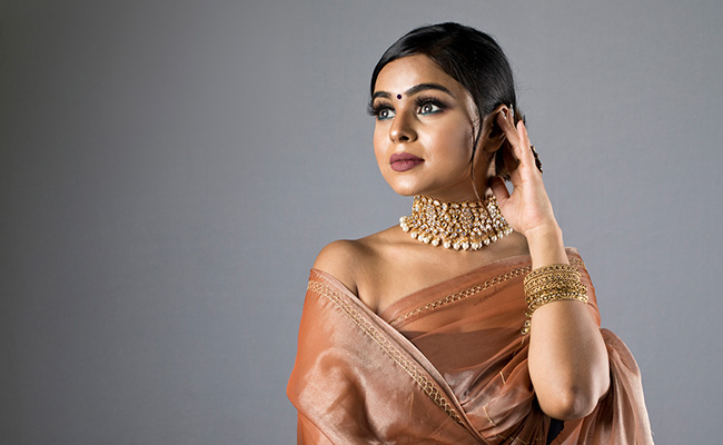 Pre-Book The Best Of Women's Clothing Now @ Rs 1