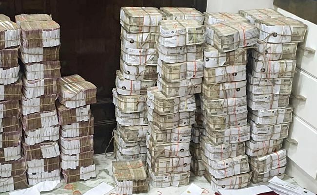 यूपी: कन्नौज के इत्र कारोबारी पर कस्टम विभाग ने लगाया 60 लाख रुपये का जुर्माना