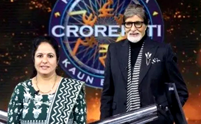 KBC 14: 12वीं पास कोल्हापुर की कविता चावला बनीं केबीसी 14 की पहली करोड़पति, 21 साल बाद सपने को किया पूरा