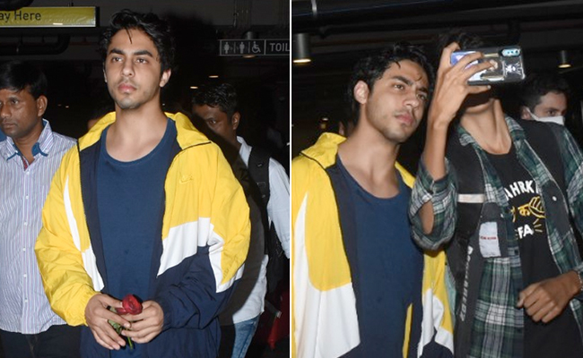 Viral: Fan Kisses Aryan Khan's Hand After Clicking Selfies With Him At The Airport. Watch