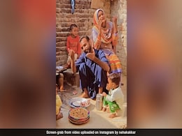 पाकिस्तानी कपल ने खाना बनाते हुए रिक्रिएट किया नेहा कक्कड़ का 'बारिश में तुम' सॉन्ग, सिंगर ने कही ये बात पाकिस्तानी कपल ने खाना बनाते हुए रिक्रिएट किया नेहा कक्कड़ का 'बारिश में तुम' सॉन्ग, सिंगर ने कही ये बात