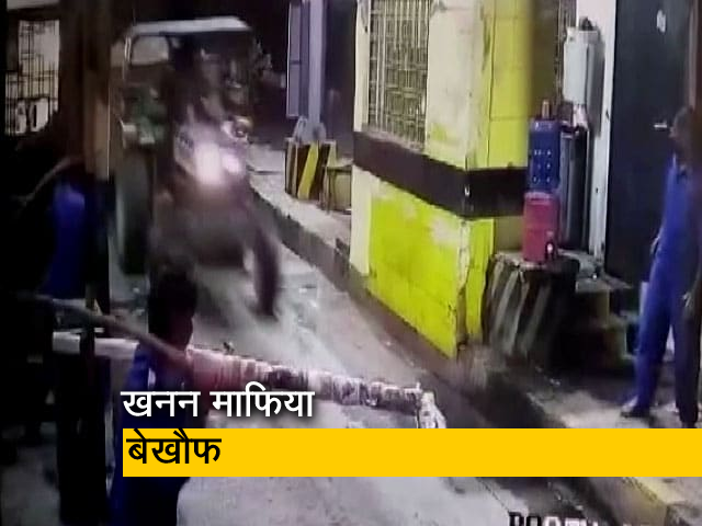 यूपी के आगरा में खनन माफिया बेखौफ, जबरन टोलप्लाजा से तेज रफ्तार में गुजरे 13 रेत से लदे ट्रैक्टर