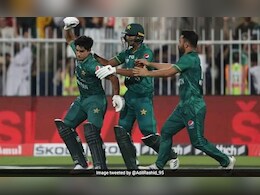 Asia Cup 2025: जब पाकिस्तान के 11वें नंबर के बल्लेबाज ने आकर टीम को दिलाई थी रोमांचक जीत, बाहर हो गया था भारत Asia Cup 2025: जब पाकिस्तान के 11वें नंबर के बल्लेबाज ने आकर टीम को दिलाई थी रोमांचक जीत, बाहर हो गया था भारत