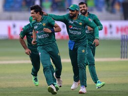 Watch: Naseem Shah Jaffa Sends Stump Flying, Kusal Mendis Falls For Golden Duck In Asia Cup Final