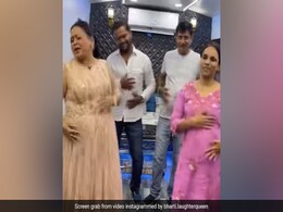 भारती सिंह की टीम के लोगों के निकल रहे हैं पेट, कॉमेडियन बोलीं- 'जैसी मैडम, वैसी टीम' भारती सिंह की टीम के लोगों के निकल रहे हैं पेट, कॉमेडियन बोलीं- 'जैसी मैडम, वैसी टीम'