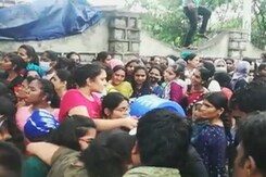 4 Injured In Rush To Buy Tickets For India vs Australia T20 Match 4 Injured In Rush To Buy Tickets For India vs Australia T20 Match