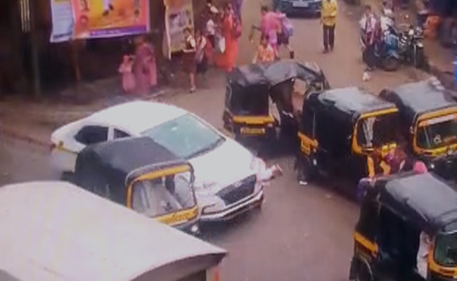 Video: Car Rams 3 Auto-Rickshaws, Injures 7 On Busy Mumbai Road