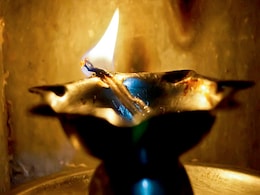 Diwali 2022: दीवाली पर दीये और धूप से आपकी दीवार भी हो जाती है काली, तो इस तरह कर लीजिए झट से साफ  Diwali 2022: दीवाली पर दीये और धूप से आपकी दीवार भी हो जाती है काली, तो इस तरह कर लीजिए झट से साफ