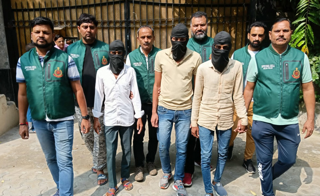 दिल्ली पुलिस ने ATM काटकर रुपये लूटने वाले अंतरराज्यीय गिरोह का किया पर्दाफाश, तीन गिरफ्तार दिल्ली पुलिस ने ATM काटकर रुपये लूटने वाले अंतरराज्यीय गिरोह का किया पर्दाफाश, तीन गिरफ्तार