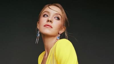 Expectantly Enough, Sydney Sweeney's Canary Yellow Pantsuit Is Unlike Anyone Else's Expectantly Enough, Sydney Sweeney's Canary Yellow Pantsuit Is Unlike Anyone Else's