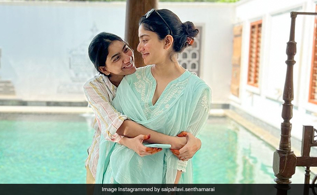 Sai Pallavi Went On A Family Trip "After Ages". See Pics