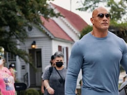 Dwayne Johnson Buys All The Snickers At A Convenience Store In Hawaii; Here's Why