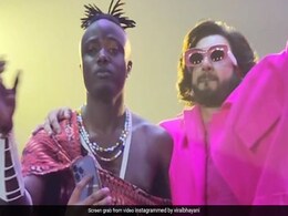 किली पॉल के साथ स्टेज पर डांस करते दिखे रणवीर सिंह, बॉलीवुड एक्टर ने ऐसे मिलाई ताल से ताल किली पॉल के साथ स्टेज पर डांस करते दिखे रणवीर सिंह, बॉलीवुड एक्टर ने ऐसे मिलाई ताल से ताल