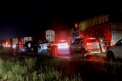 Massive Night Traffic Jam On Highway Amid Haryana Farmers' Protest Massive Night Traffic Jam On Highway Amid Haryana Farmers' Protest