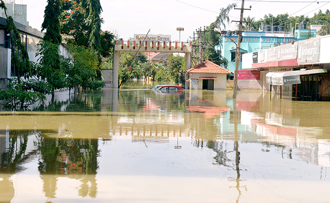 How Firms Like Amazon, Swiggy Dealt With The Bengaluru Deluge
