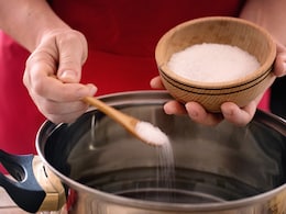 Tips to Reduce Salt: सब्जी में अगर गलती से हो गया है ज्यादा नमक तो शेफ पंकज भदौरिया के नुस्खे आएंगे काम