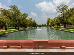 In Pics: New-Look Central Vista Avenue Set To Open This Week In Pics: New-Look Central Vista Avenue Set To Open This Week