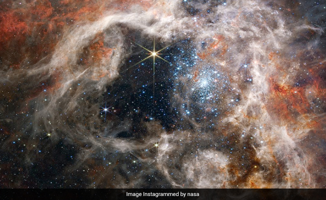 NASA की James Webb Telescope ने दिखाई बादलों जैसे आकाशगंगा समूह की तस्वीर, नज़ारे ने किया हैरान