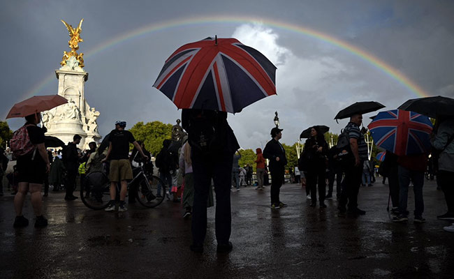 Rainbows Appear Over England On Day Of Queen Elizabeth's Death