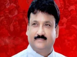 अखिलेश यादव के करीबी पूर्व MLA दीपनारायण सिंह यादव गिरफ्तार, पुलिस अभिरक्षा से गैंगस्टर को छुड़ाने का है आरोप अखिलेश यादव के करीबी पूर्व MLA दीपनारायण सिंह यादव गिरफ्तार, पुलिस अभिरक्षा से गैंगस्टर को छुड़ाने का है आरोप