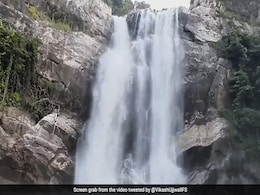 2 Teens Drown, 1 Missing In Jharkhand Waterfall 2 Teens Drown, 1 Missing In Jharkhand Waterfall