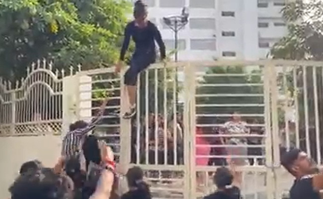 Video: Chandigarh Hostel Locked, Girls Scale Gate To Protest Video Leak